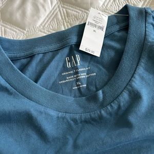 Gap T-shirt. NWT. XL